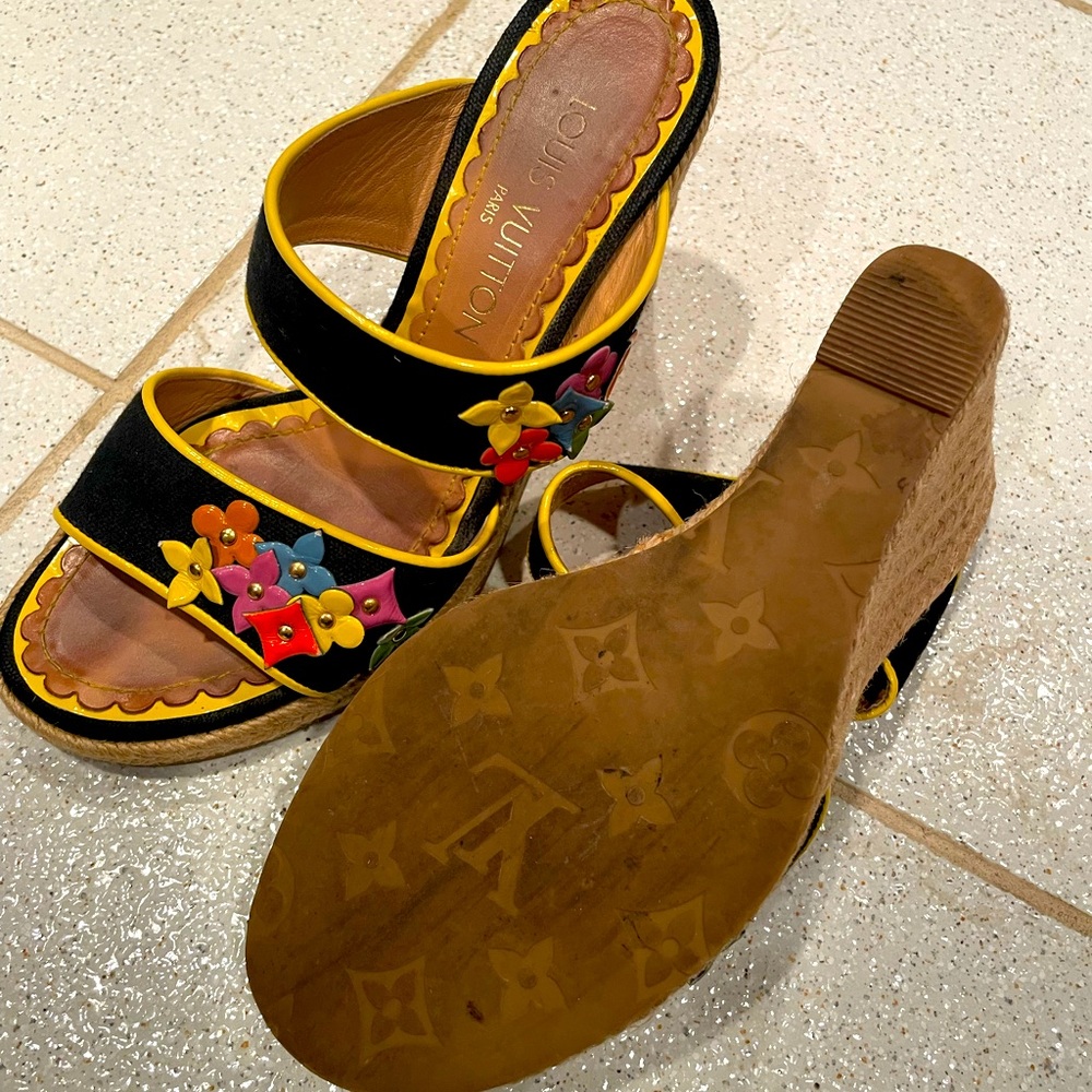 Luis Vuitton Wedges